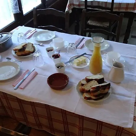 Au Pont De La Gineze Bed & Breakfast