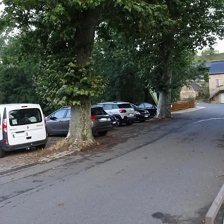 Au Pont De La Gineze
