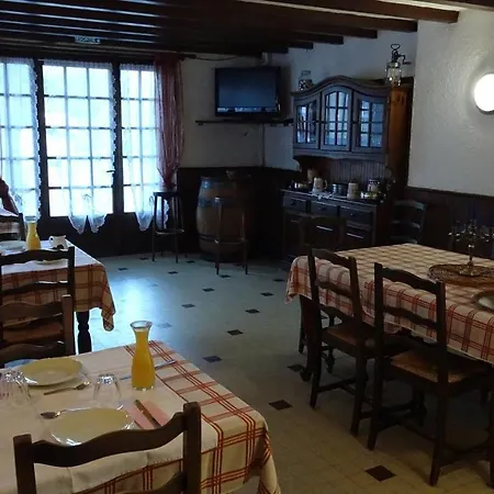 Au Pont De La Gineze Bed & Breakfast *