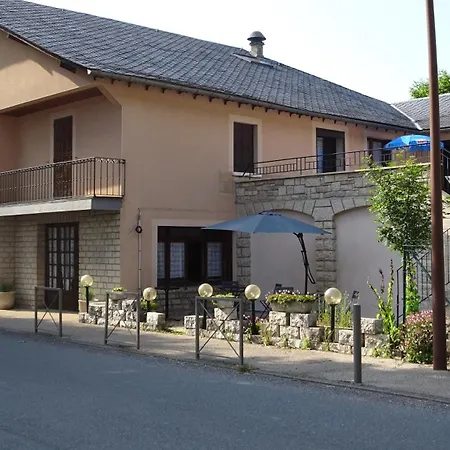 Au Pont De La Gineze Bed & Breakfast